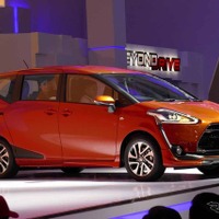 【ジャカルタモーターショー16】トヨタ シエンタ 新型、インドネシア仕様はひと味違う 画像