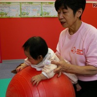 乳児期の働きかけが将来に影響…0歳からの育児教室を体験 画像