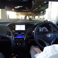 ホンダ、自動運転実験車を首都高で公開 画像