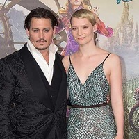 ジョニー・デップ＆ミア・ワシコウスカ、『アリス・イン・ワンダーランド』豪華プレミアに登場！ 画像