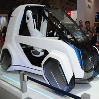 【東京モーターショー15】トヨタ車体 コムス コネクト…『マクロス』な三段変形EV［詳細画像］ 画像