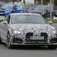 アウディ A5 新型、公開前に早くも最強の「RS5」の存在 画像