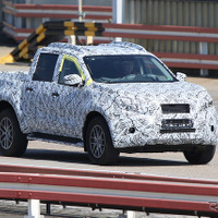日産×メルセデス、新型ピックアップトラック「Xクラス」が走った！ 画像