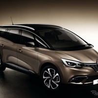 ルノー、グラン セニック 新型を発表…240mm長く 画像