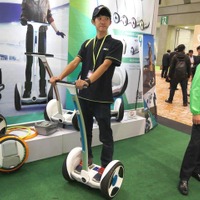 【東京モーターショー15】重心移動、一輪、キャタピラー…様々なパーソナルモビリティが続々登場 画像