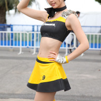 【レッドブル・エアレース 第3戦】史上初のエアRQ『Breitling Racing Team』チームガール　その1 画像