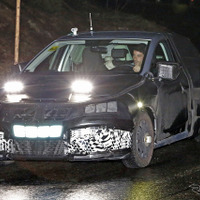 VW ポロ 次期型にも兄弟車、セアト イビーサ の姿 画像