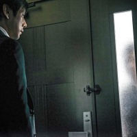 【特別映像】香川照之の“奇怪な隣人”ぶりがヤバすぎ！『クリーピー 偽りの隣人』 画像