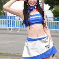 【レッドブル・エアレース 第3戦】史上初のエアRQ『Matt Hall Racing』チームガール 画像