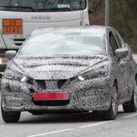 日産 マーチ 後継モデル、これが新型のヘッドライトだ！ 画像