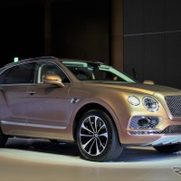 【ベントレー ベンテイガ】コンセプトカーから見直されたエクステリアデザイン 画像