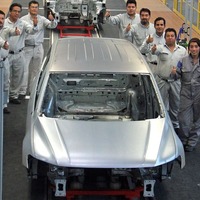 VW ティグアン 新型にロング、ホワイトボディが見えた 画像