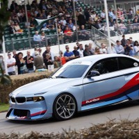 【グッドウッド16】BMW「2002 オマージュ」、ヒルクライムを駆ける 画像