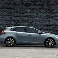 ボルボ、新型 V40 シリーズを発売…フロントフェイス一新 画像