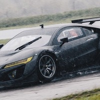ホンダ NSX の GT3レーサー、フルカーボンボディで開発テスト 画像