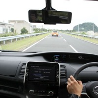 【日産 プロパイロット】東名高速の300Rを100km/hで曲がれるか？ 画像