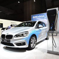 【東京モーターショー15】BMW 225xe…2シリーズアクティブツアラーがPHV化、モーターで4WDに［詳細画像］ 画像