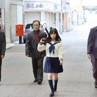 橋本環奈、メイキング映像公開！『セーラー服と機関銃-卒業-』 画像