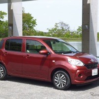 【トヨタ パッソ / ダイハツ ブーン 新型】快適でゆとりある室内に進化…新旧パッケージ比較 画像