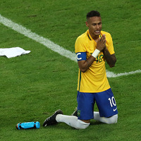 【リオ2016】ブラジルサッカー初優勝瞬間、街中の盛り上がりは…ウサイン・ボルトも観戦、ネイマールのライトニングポーズにもご満悦？ 画像