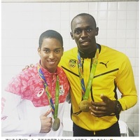 ケンブリッジ飛鳥、ボルトと肩を組む写真…次は「100mの決勝で一緒に走りたい」 画像