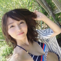 吉木りさ、宮古島で今も変わらぬビキニ姿を披露 画像