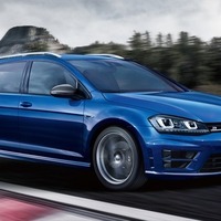 VW ゴルフR ヴァリアント、カーボンミラー採用の限定モデル発売 画像