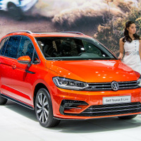 【東京モーターショー15】ドッグフレンドリー度もアップ!?　 VW ゴルフトゥーラン 新型 画像