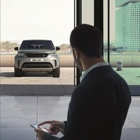 【パリモーターショー16】ランドローバー ディスカバリー 新型、スマホで後席を遠隔操作 画像