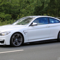 BMW 最強レースカー「M4 GT4」、フルエアロ装着の公道テストをキャッチ！ 画像