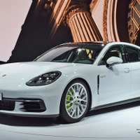 【パリモーターショー16】ポルシェ パナメーラ4 Eハイブリッド［詳細画像］ 画像