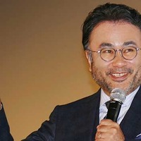 三谷幸喜監督、ヒゲ顔で舞台挨拶！16年大河「真田丸」の台本で大忙し 画像