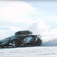 【動画】雪上のドリフトキング、J.オルソンがランボルギーニでスキー場を爆走！ 画像