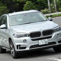 【BMW X5 xDrive40e 試乗】クラス相応のゆったり感がいい…島崎七生人 画像