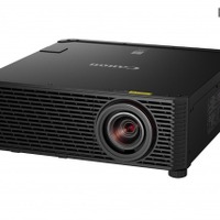 キヤノン、持ち運べる4Kプロジェクター2種新発売…学校利用も 画像