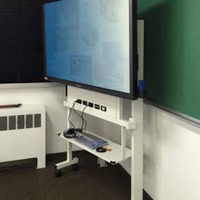 70型も搭載可能、省スペース大型ディスプレイスタンド 画像