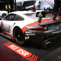 【ロサンゼルスモーターショー16】ポルシェ 911「RSR」新型、ミッドシップレーサーに 画像