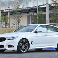 【BMW 320iグランツーリスモ】新デザインライトと新エンジンを採用3シリーズの5ドアハッチバック［写真蔵］ 画像
