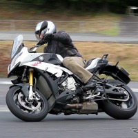 【BMW S 1000 XR 動画試乗】最も速く、遠くへ快適に到達できる万能スーパーマシン…佐川健太郎 画像