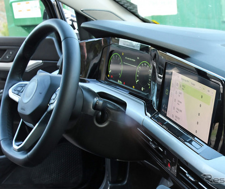 VW ゴルフ 新型のインテリアは高級感がスゴイ…進化するコックピットを激写 画像