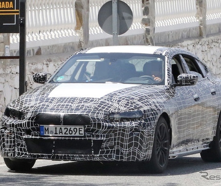BMW初の4ドアEVクーペ「i4」、車高は高くクロスカントリー風? 画像