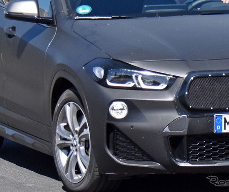 BMW X2 もグリル大型化か…新ヘッドライトも装着、改良新型をスクープ! 画像