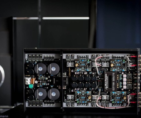 独マイクロプレシジョンのハイエンド4chアンプ「Z-Studio 4Ch Amplifier version 1.1」の受注販売を開始 画像