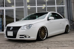 オープンカーという条件の中で狙ったサウンドを引き出すためにさまざまな工夫が施されたVW EOS。 オープンカーという条件の中で狙ったサウンドを引き出すためにさまざまな工夫が施されたVW EOS。