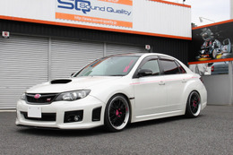 WRX STIというスポーティなクルマにヘビーなオーディオシステムを組み込んだオーナー。音とデザインへのこだわりも強い。 WRX STIというスポーティなクルマにヘビーなオーディオシステムを組み込んだオーナー。音とデザインへのこだわりも強い。