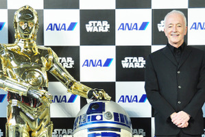 『スター・ウォーズ』C-3PO役の“伝説”アンソニー・ダニエルズが来日! 特別機にご満悦 画像