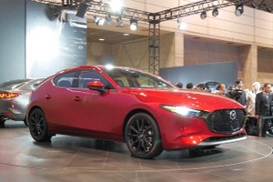 マツダ3 国内初公開、名称はグローバルで統一か?…東京オートサロン2019 画像