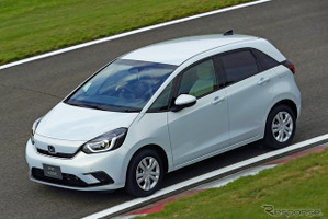 【ホンダ フィット 新型試乗】「柔よく剛を制す」走り、Bセグのベンチマークに…片岡英明 画像