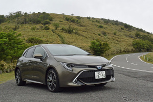 【トヨタ カローラスポーツ 450km試乗】前席重視で“ど真ん中”を外した作りのメリットとデメリット 画像