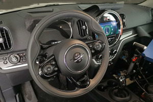 MINI クロスオーバー 改良新型、コックピット&ユニオンジャックテールライトを激写 画像